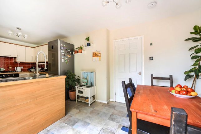 Longwater Road, Wokingham photo 4