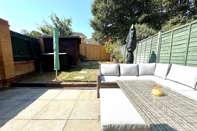 29, Rattigan Gardens, Fareham photo 2