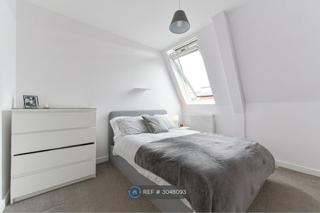 Flat, Prime House Challenge Court, Leatherhead photo 3