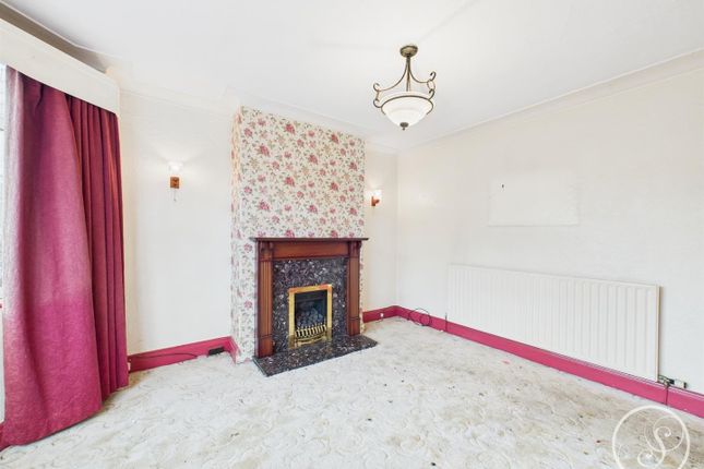 17, Hawks Nest Gardens West, Leeds photo 4