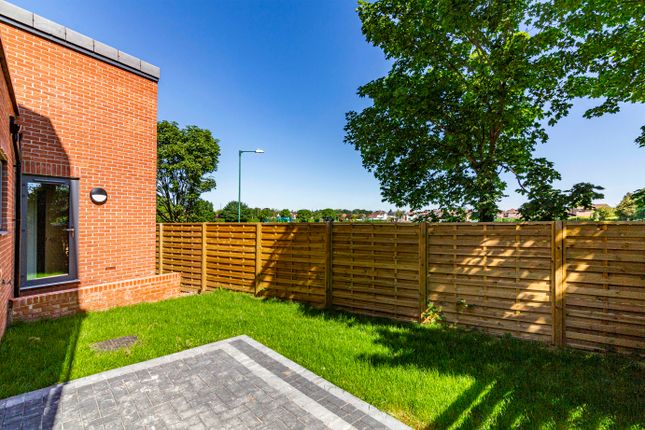 Detached house for sale in Firmin Way, Nottingham