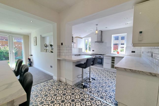 23 Cranston Drive, Sale photo 2