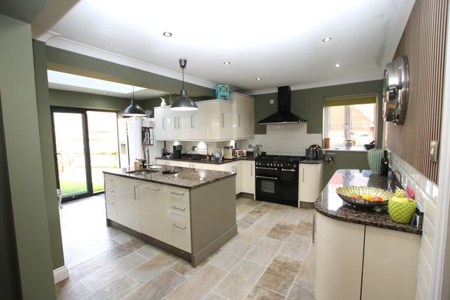 6, Cypress Court, Dunmow photo 2