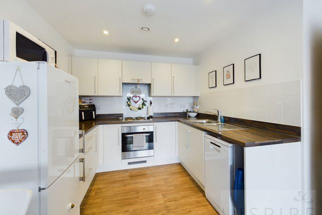 Flat for sale in West Green Drive, Crawley