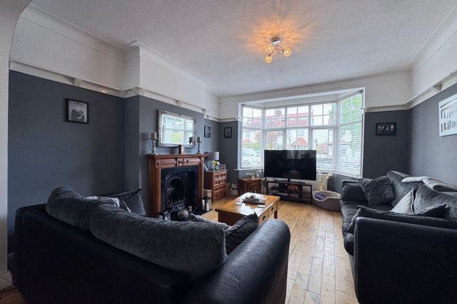 58, Sefton Avenue, Mill Hill, NW7, London photo 2