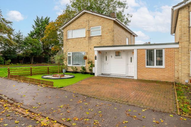 95 Yarmouth Road, Lowestoft photo 3