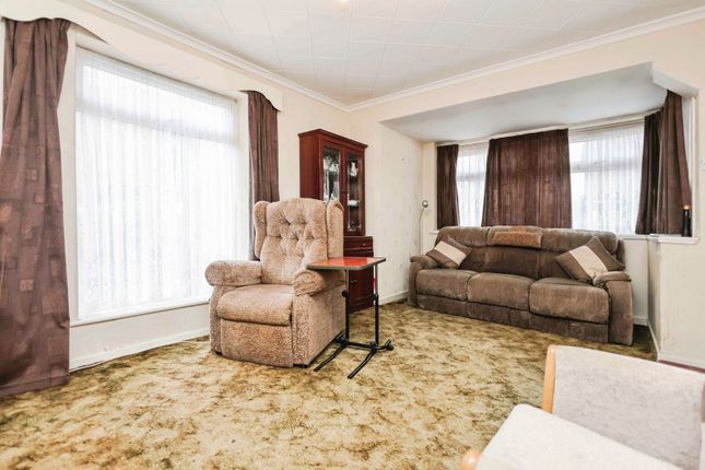 50, Bryndale Avenue, West Midlands photo 3