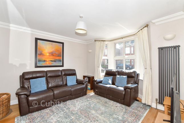 Braemore, Cranston Road, East Grinstead photo 3