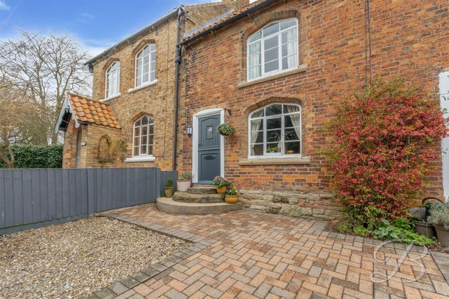 Thumbnail Cottage for sale in Pickins Row, Boughton, Newark