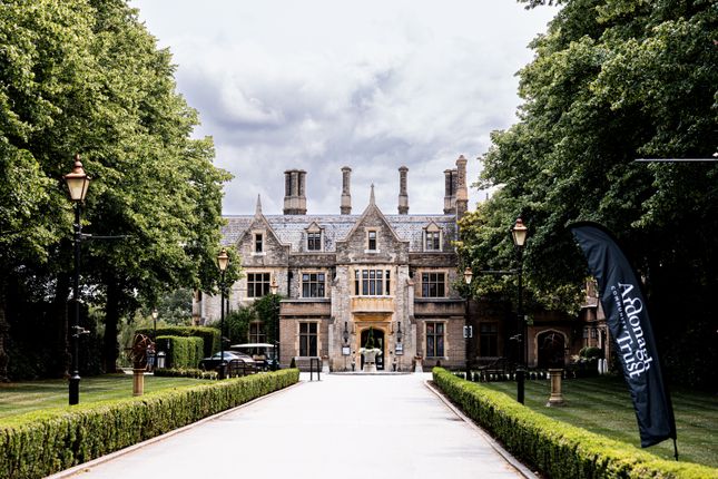 63, Trumps Green Road, Virginia Water photo 3