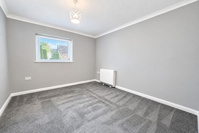 2, Spencer Court, Sandgate photo 3