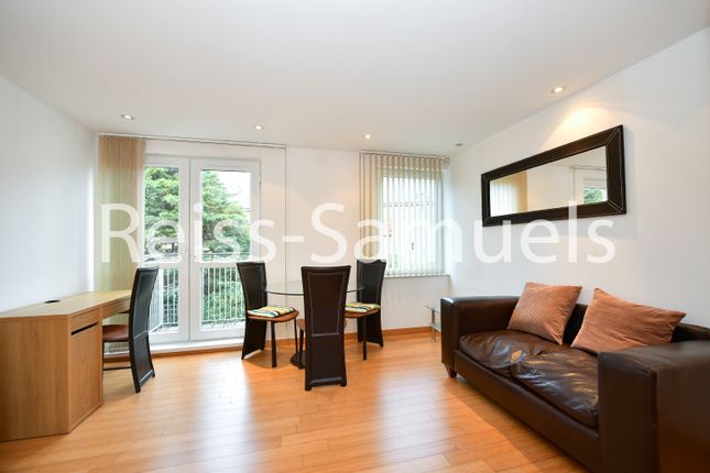 Helion court, , Isle of dogs, Canary Wharf, Docklands, London photo 3