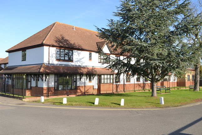 19, Roberts Court, Baddow Road, Chelmsford photo 4