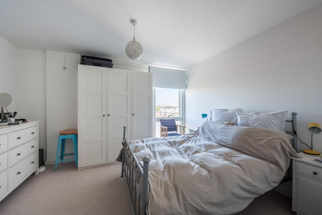 Flat to rent in Albany Road, London
