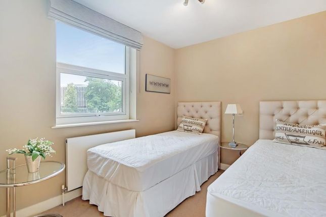 Flat to rent in Boydell Court, St John's Wood