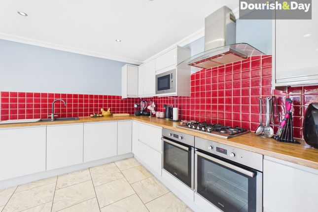 14 Long Lane, Wolverhampton photo 3
