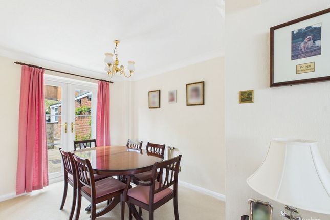 5 Mallard Road, South Croydon photo 4