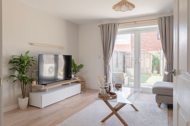 8 Walnut Tree Road, Dereham photo 4