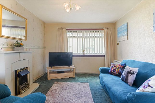 32, Eastermains, Glasgow photo 2