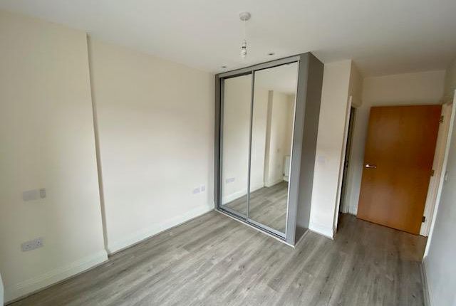 Flat to rent in Grebe Way, Maidenhead