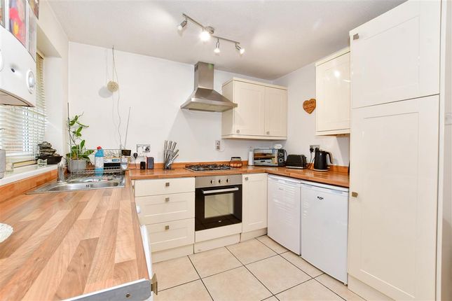 Town house for sale in Silver Spring Close, Erith, Kent