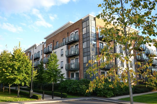 Thumbnail Flat for sale in Holford Way, London