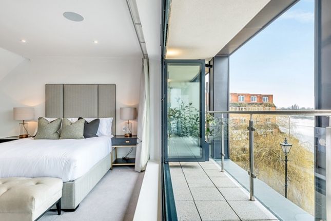 Flat 4, Oxbridge Terrace, Palace Wharf, Rainville Road, London photo 2