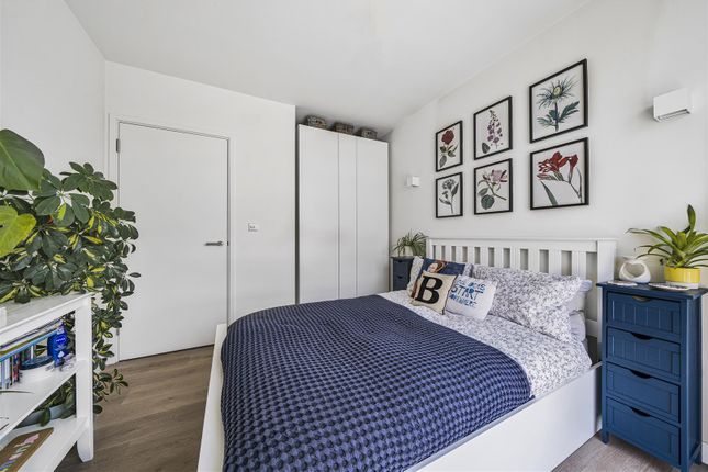 Flat for sale in Varcoe Road, South Bermondsey