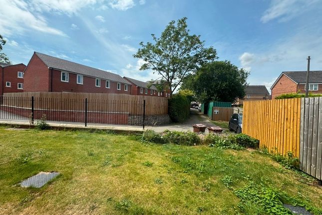 26, WAKEFIELD photo 2