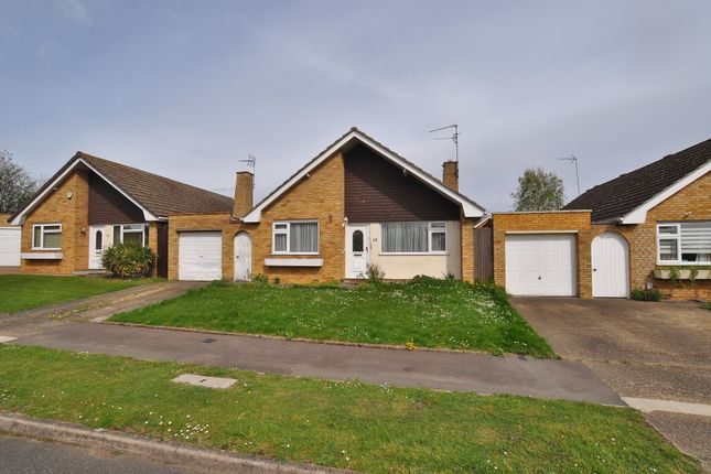 Thumbnail Bungalow to rent in Roundwood Close, Hitchin