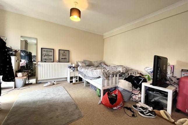Studio to rent in Bay View Terrace, Newquay