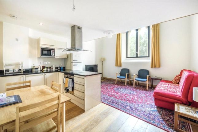 Apartment 6, The Apostles,, Church Rise, London photo 2
