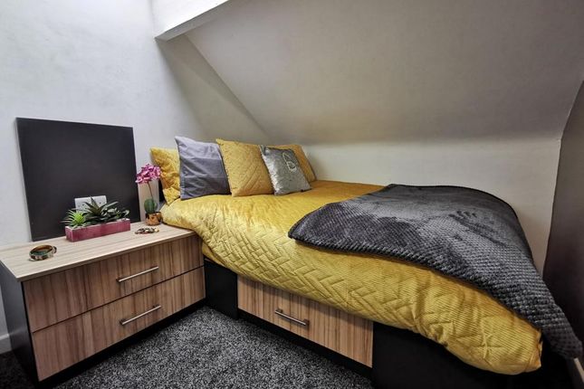 Meadow View, Leeds photo 5