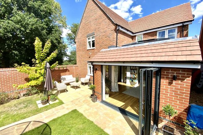 5, St. Savin, Hartley Wintney photo 2
