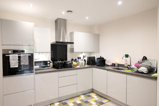 Flat 2 Midwinter Court, Chandos Road, Buckinghamshire photo 5