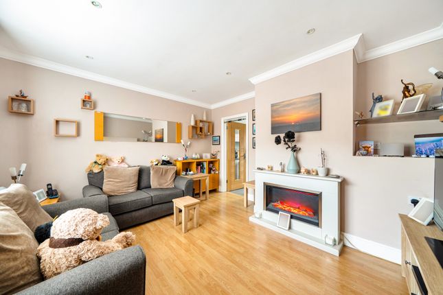 Albert Drive, Woking photo 4