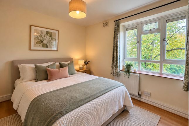 Flat 21, Evelyn House Hayter Road, London photo 2