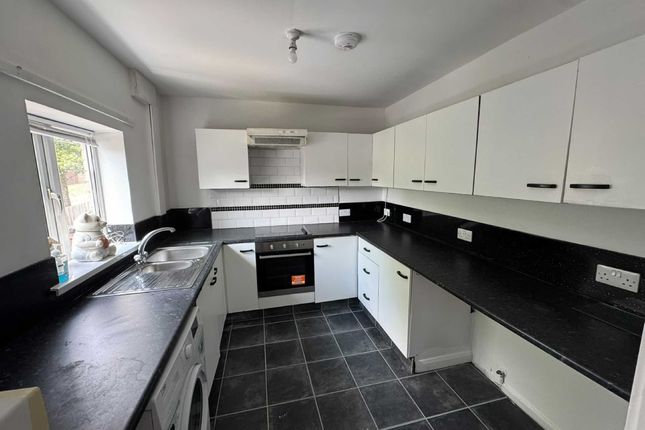 50, Woolpitch, Cwmbran photo 2
