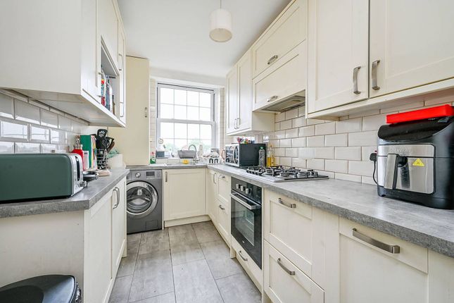 Thumbnail Flat to rent in Colne Court, Chiswick, London