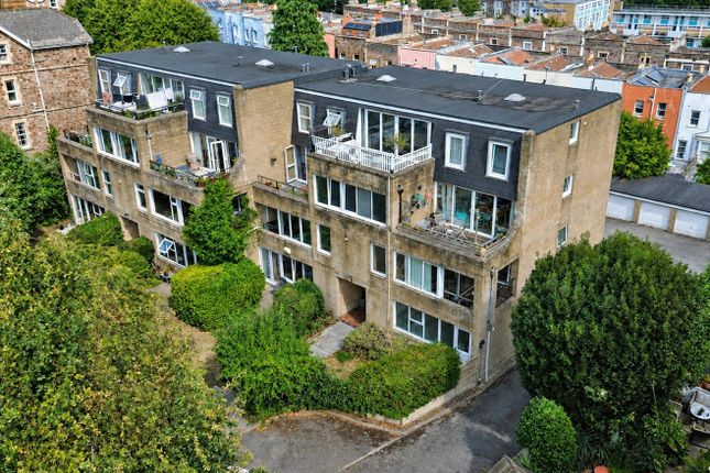 2-bed flat on Flat 9, Clifton Wood Court, Clifton Wood Road, Bristol, £235,000