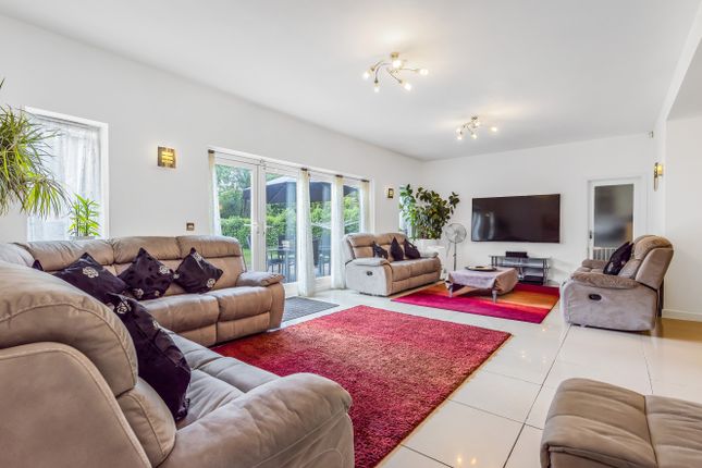 35, Frays Avenue, Middlesex photo 4