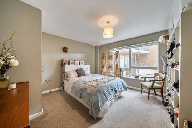 Flat 13, Oleander House 1B,, Glengall Road, London photo 2