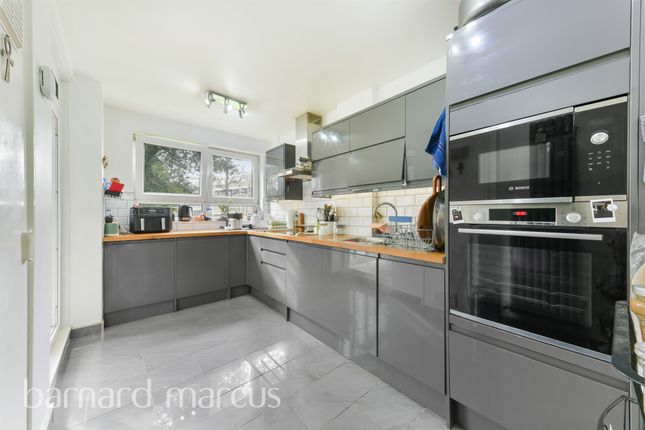 Thumbnail Flat for sale in Tilford Gardens, London