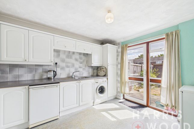 27 Magnolia Close, Witham, Essex photo 2