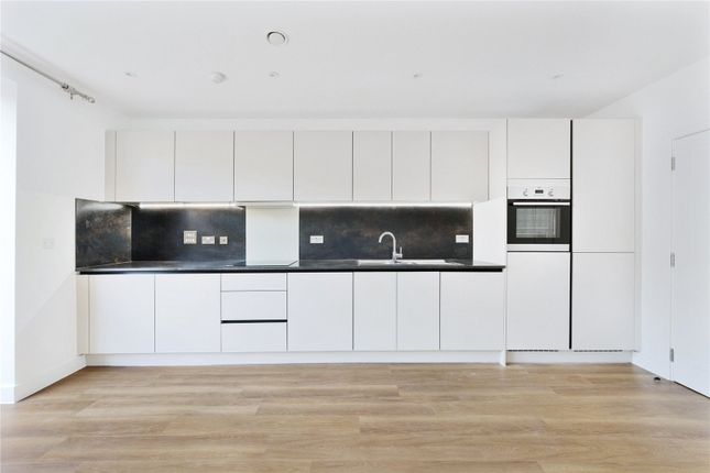 Pinder Road, London photo 3