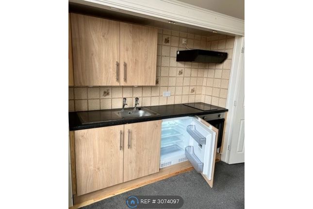 Flat, Talbot St, Southport photo 3
