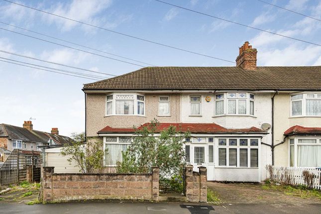 Property for sale in Bond Road, Mitcham