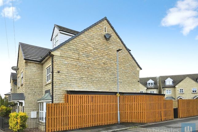 151, Slaithwaite Road, West Yorkshire photo 4