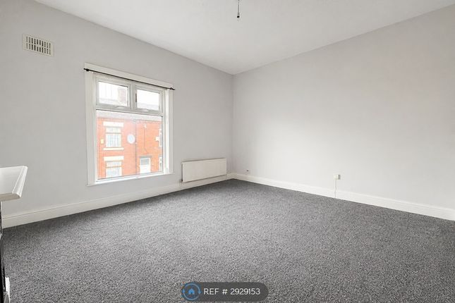 Radclyffe St, Middleton, Manchester photo 5