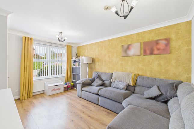 1, Marten Close, York photo 4